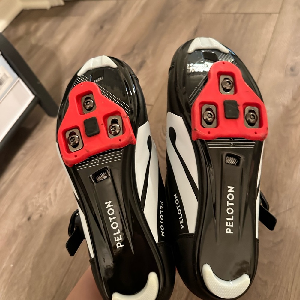 Peloton Cycling Shoes Size 38 Gem